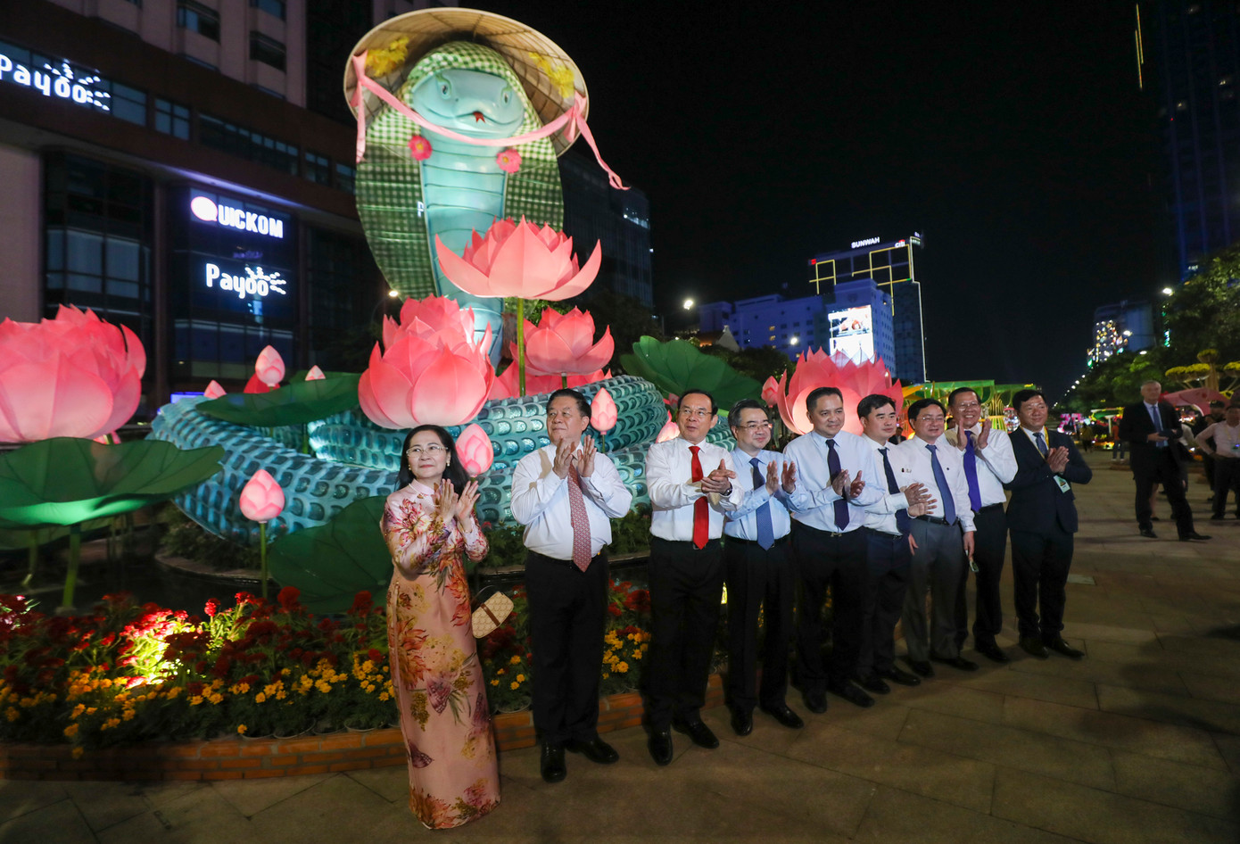 Đến tham dự lễ khai mạc có ông Nguyễn Trọng Nghĩa - Ủy viên Bộ Chính trị, Trưởng Ban Tuyên giáo Trung ương; ông Nguyễn Văn Nên - Bí thư Thành ủy TPHCM; bà Trương Mỹ Hoa - nguyên Phó Chủ tịch nước cùng nhiều lãnh đạo TPHCM và các đơn vị liên quan.