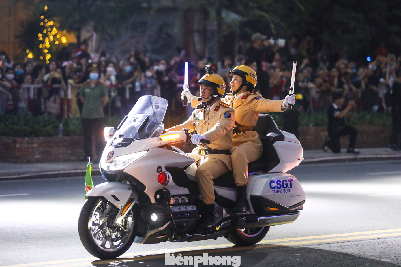 Chương trình "Vinh quang Công an nhân dân Việt Nam" là sự kiện trọng điểm do Bộ Công an tổ chức, diễn ra từ ngày 6 đến 8/6, tại phố đi bộ Nguyễn Huệ, TPHCM, với nhiều hoạt động đặc sắc.