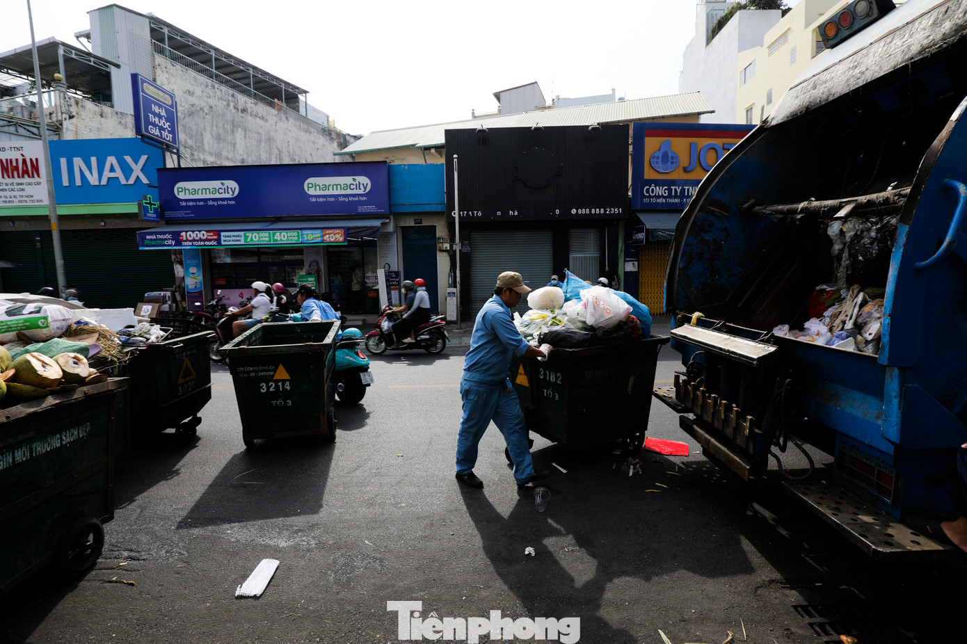 &quot;Trước đây, chúng tôi đưa rác đến bãi rác Đa Phước (Khu liên hợp xử lý chất thải Đa Phước, huyện Bình Chánh) gần hơn, thời gian đi về chỉ khoảng 1,5 giờ đồng hồ&quot;, ông B chia sẻ.