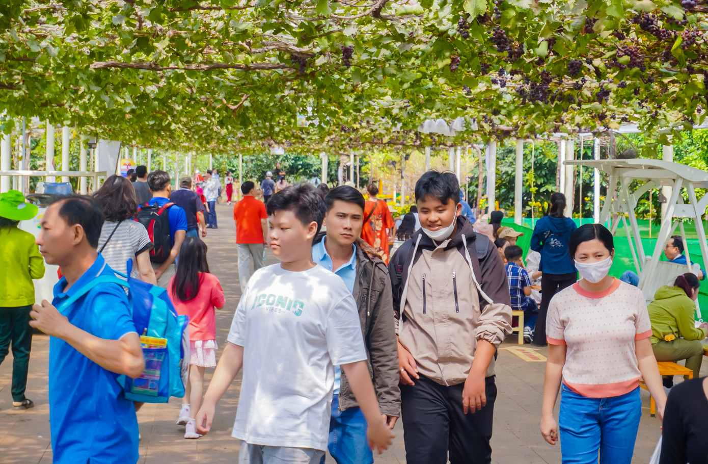 Các mô hình nông trại hướng đến du lịch nông nghiệp xanh tại Suối Tiên thu hút sự quan tâm của du khách. Các mô hình nông trại hướng đến du lịch nông nghiệp xanh tại Suối Tiên thu hút sự quan tâm của du khách.