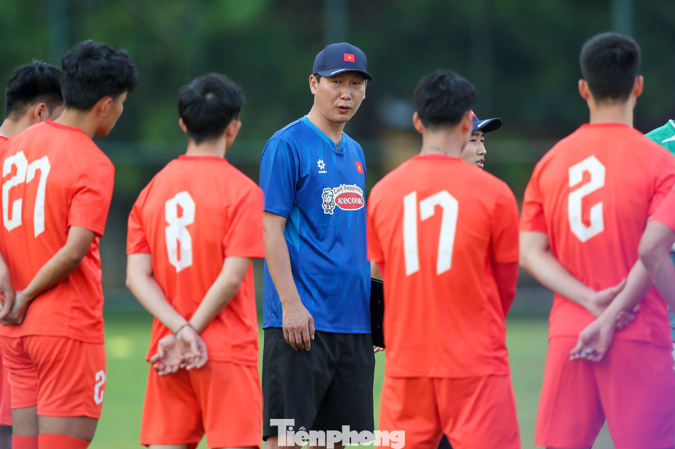 Theo thông tin của đội tuyển, 4 cầu thủ vừa nêu vẫn còn bị đau sau các chấn thương mà họ gặp phải ở CLB của mình tại giải V-League trong thời gian gần đây. Vì vậy, các cầu thủ trên phải tập riêng tại khách sạn.