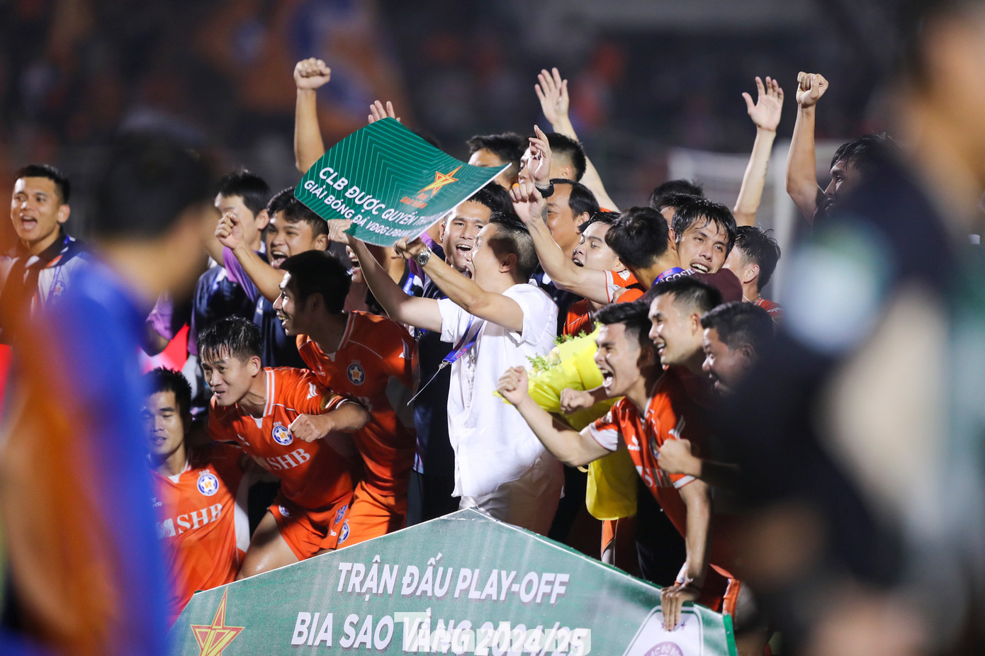 Với chiến thắng 2-0 trước Bình Phước, Đà Nẵng tiếp tục ở lại V-League.