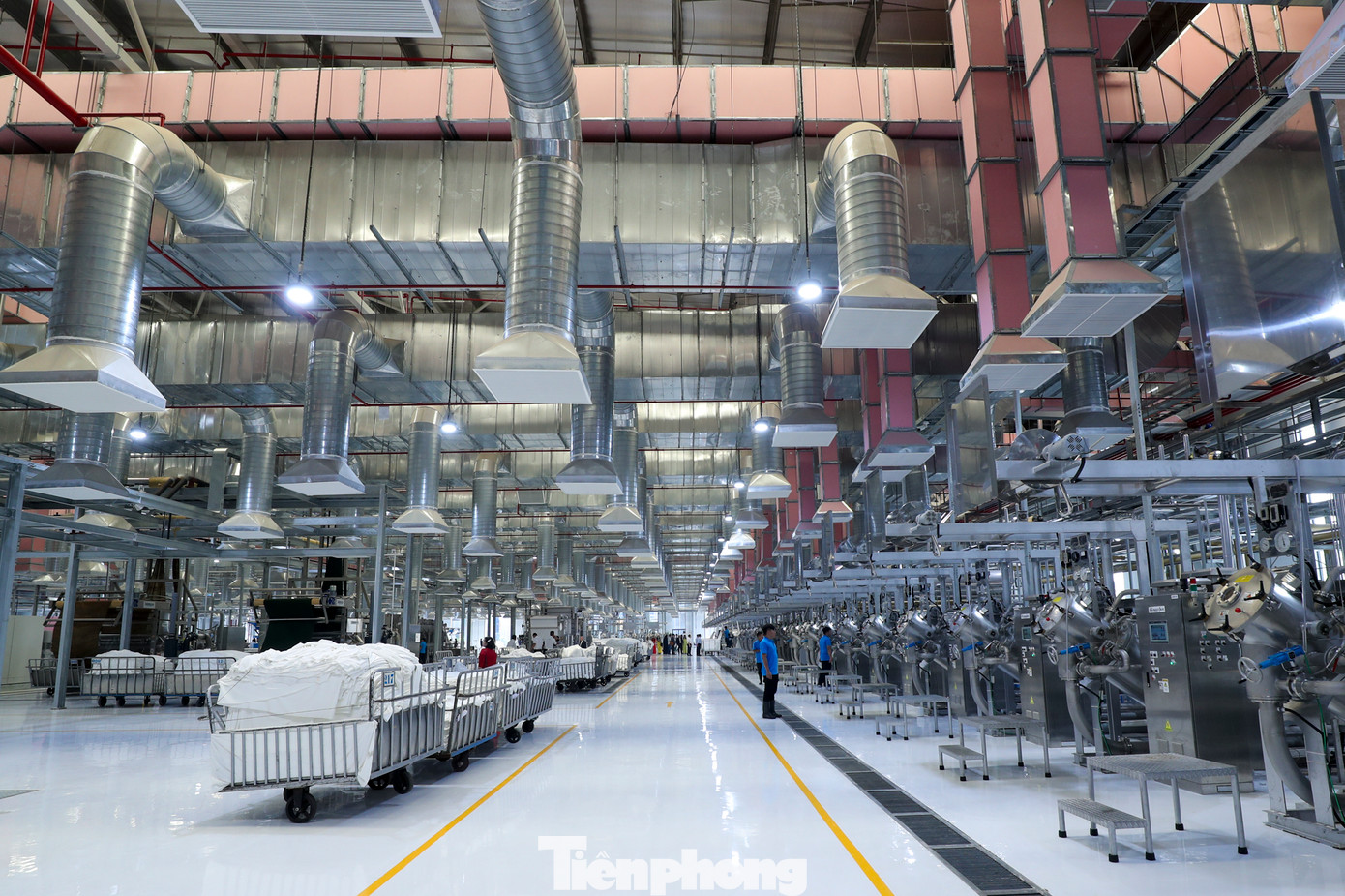 Sau 3 năm thi công xây dựng, Nhà máy Sản xuất vải may mặc Thái Tuấn tại Khu công nghiệp Anh Hồng đã hoàn thành và chính thức đưa vào sử dụng.