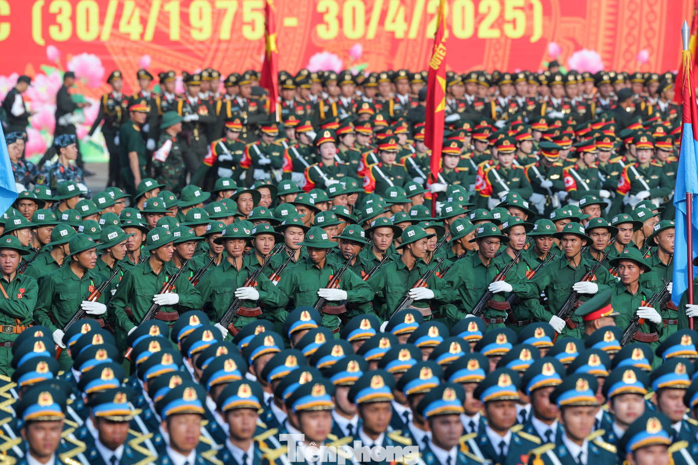 Tham gia tổng hợp luyện gồm 38 khối, trong đó Quân đội, lực lượng dân quân 25 khối, lực lượng Công an 13 khối.