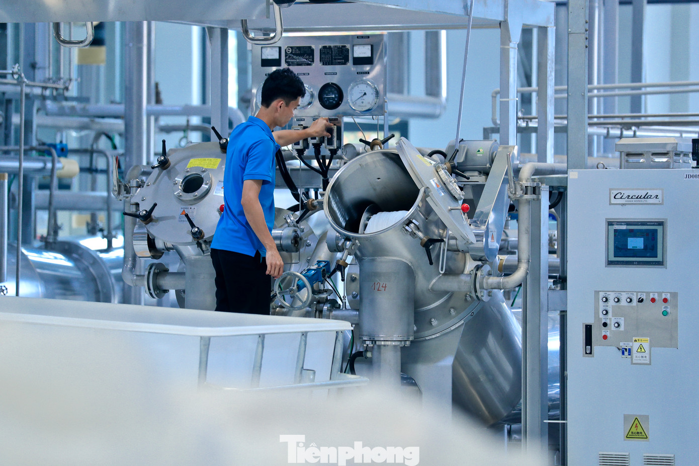 Việc khánh thành, đưa Nhà máy sản xuất vải may mặc Thái Tuấn đi vào hoạt động là minh chứng rõ nét môi trường đầu tư của tỉnh Long An đang thật sự có sự hấp dẫn và từng bước đáp ứng được nhu cầu của các nhà đầu tư lớn.