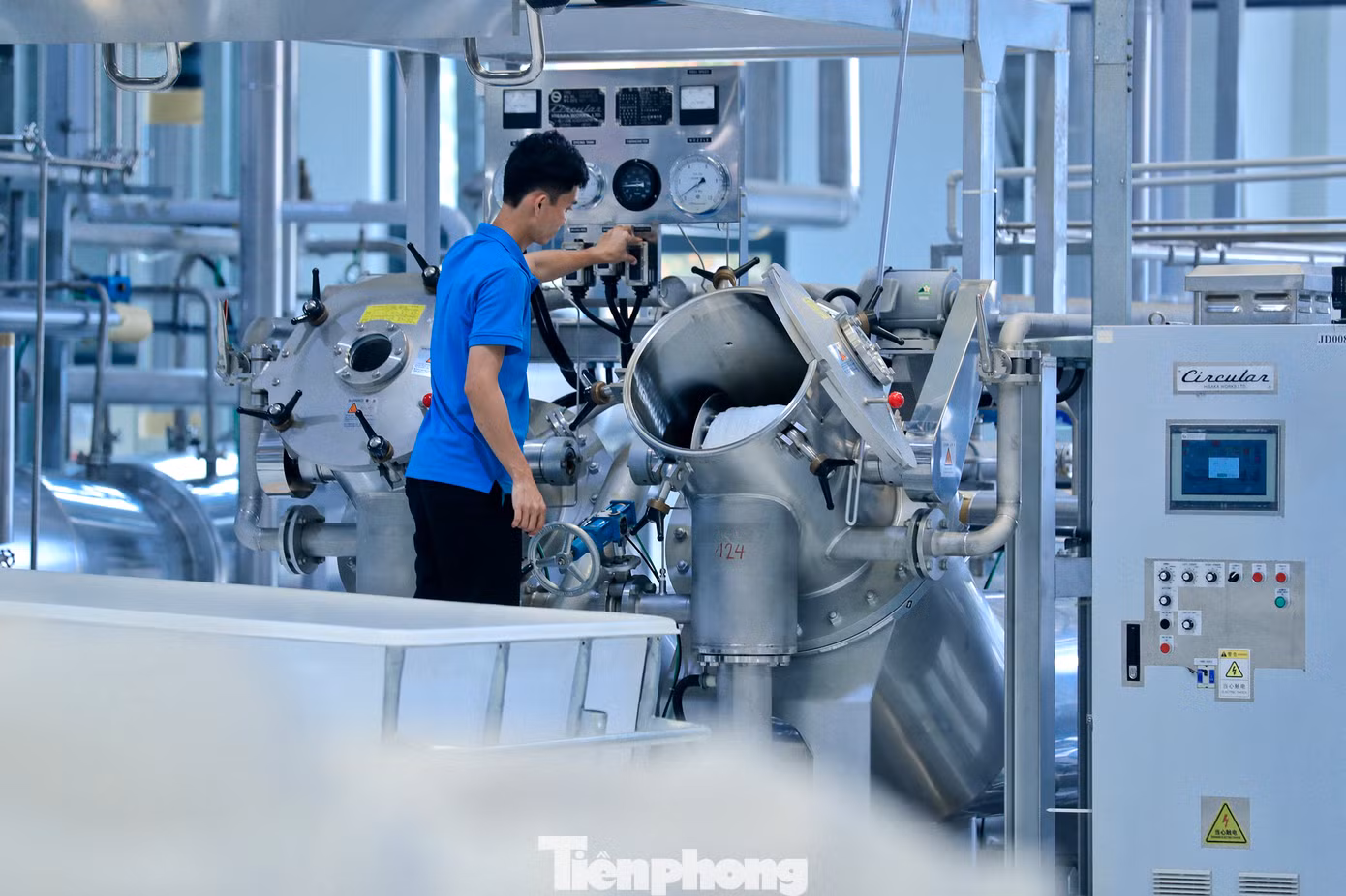 Việc khánh thành, đưa Nhà máy sản xuất vải may mặc Thái Tuấn đi vào hoạt động là minh chứng rõ nét môi trường đầu tư của tỉnh Long An đang thật sự có sự hấp dẫn và từng bước đáp ứng được nhu cầu của các nhà đầu tư lớn.