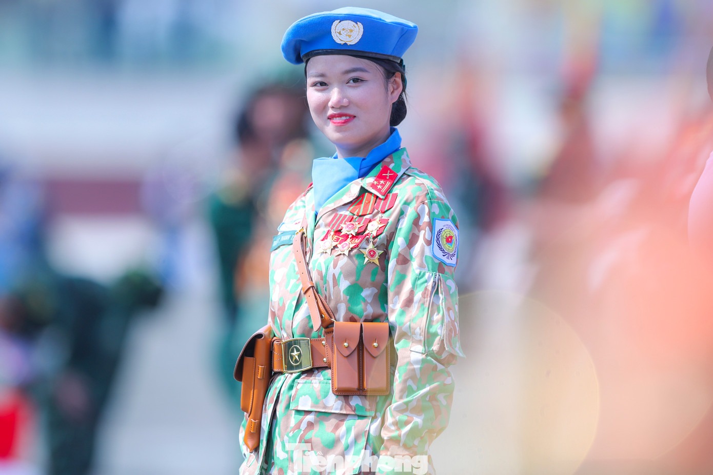 Với 128 chiến sĩ, khối nữ cảnh sát đã trải qua hơn 3 tháng tập luyện tại thao trường A50 (Huyện Long Thành, tỉnh Đồng Nai).