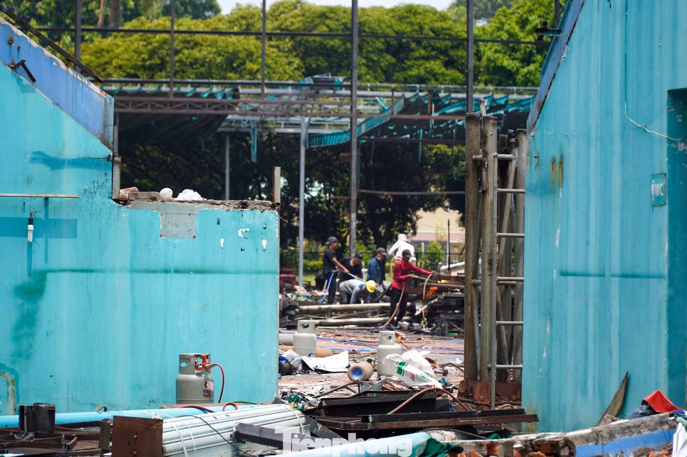 Một sân khấu khác cùng nằm trên trục đường Cách Mạng Tháng Tám (TPHCM) là Lan Anh cũng thông báo dừng hoạt động sau 30 năm.