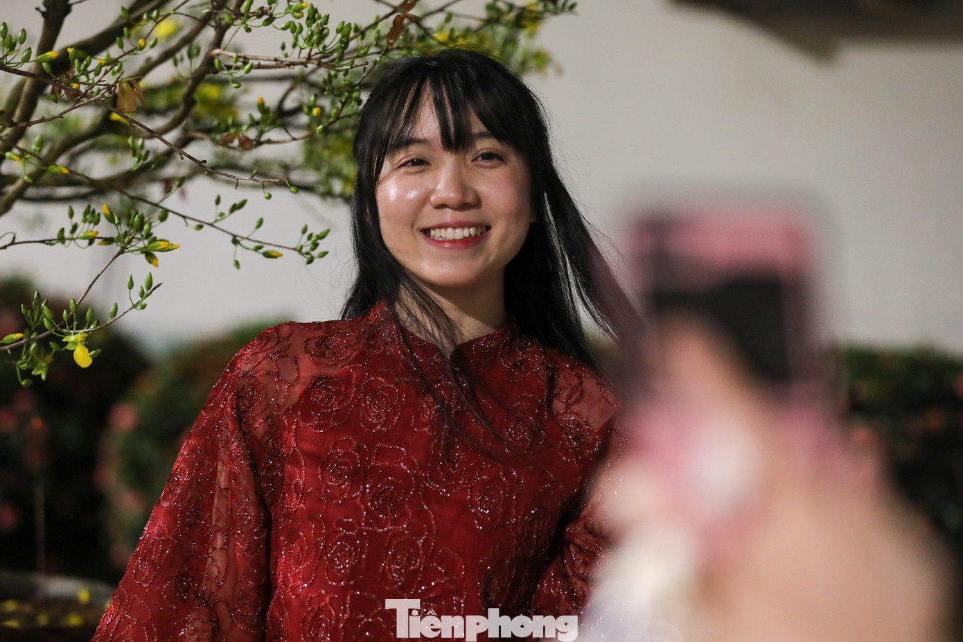 Bạn Thuỷ Hoàng (ngụ ở quận Phú Nhuận) chia sẻ năm nào cũng cùng bạn bè đến chùa Vĩnh Nghiêm sau khoảnh khắc giao thừa để cầu bình an và sức khoẻ cho gia đình và bản thân.