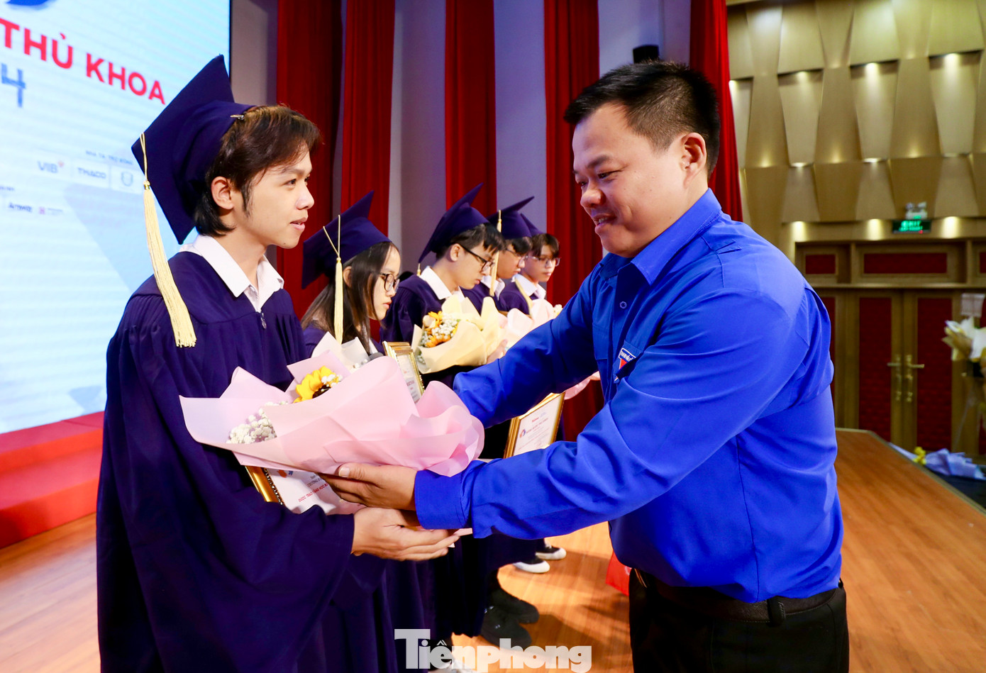 Giám đốc Quỹ Hỗ trợ Tài năng Trẻ Việt Nam cũng cho rằng chương trình Nâng bước Thủ khoa không thể thành công nếu không có sự chỉ đạo, ủng hộ của Trung ương Đoàn và các cơ quan hữu quan cũng như thiếu sự đồng hành của các đơn vị đối tác và những tấm lòng nhân hậu.