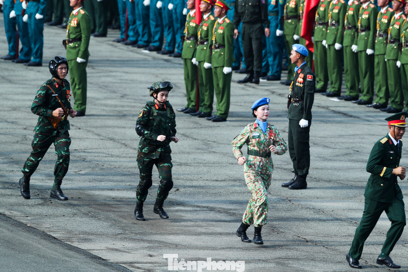 Kết thúc buổi tổng hợp luyện lần hai, Đại tướng Nguyễn Tân Cương, Tổng tham mưu trưởng Quân đội Nhân dân Việt Nam, Thứ trưởng Bộ Quốc phòng, đánh giá cao các khối diễu binh, diễu hành dù trong điều kiện thời tiết nắng nóng nhưng đã khắc phục khó khăn, tổ chức diễn tập đạt kết quả tốt.