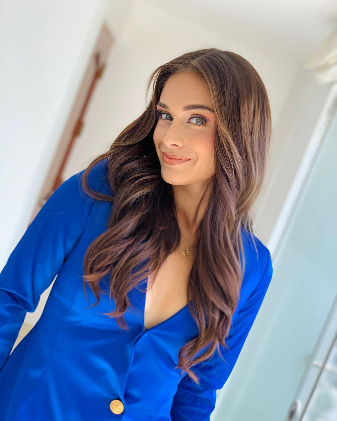 Nathaly Andrea Terrones năm nay 28 tuổi, hiện là bác sĩ. Cô đã có bằng về bác sĩ phẫu thuật và hành nghề từ năm 2020 đến nay. Cô từng tích cực tham gia cứu chữa các bệnh nhân trong đại dịch COVID-19.