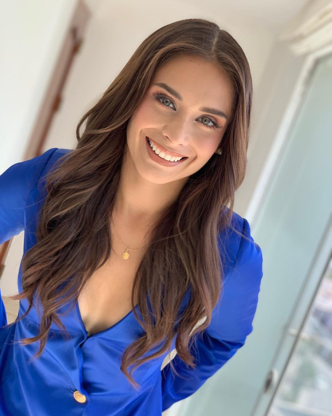 Nathaly Andrea Terrones năm nay 28 tuổi, hiện là bác sĩ. Cô đã có bằng về bác sĩ phẫu thuật và hành nghề từ năm 2020 đến nay. Cô từng tích cực tham gia cứu chữa các bệnh nhân trong đại dịch COVID-19.