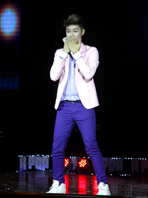 Thể hiện điệu cười trong ca khúc 