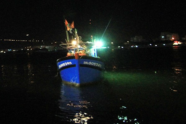 Tìm thấy cả 3 thi thể nạn nhân vụ chìm tàu trên sông Hàn ảnh 40