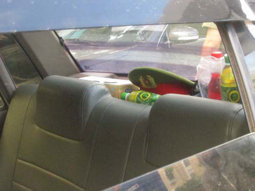 Chiếc mũ ngành Công an trong xe ô tô gây tai nạn