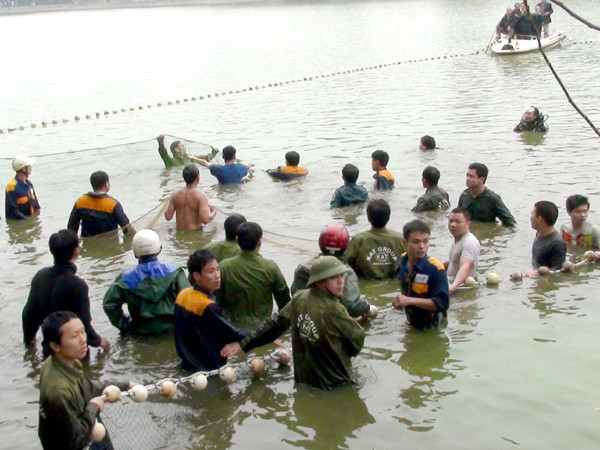 Ngẩn người vì Cụ rùa đã thoát khỏi hai tầm lưới