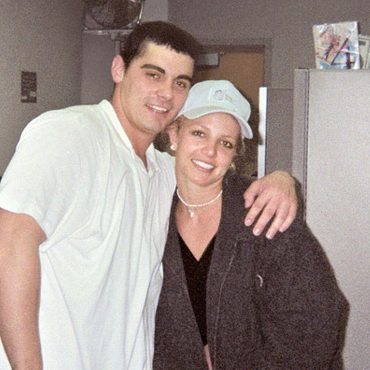 Britney Spears và chồng cũ thời còn mặn nồng.