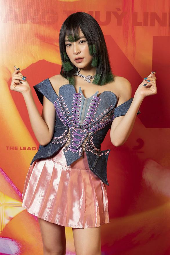 Hoàng Thùy Linh với tạo hình mới lạ trong buổi ra mắt album "LINK".