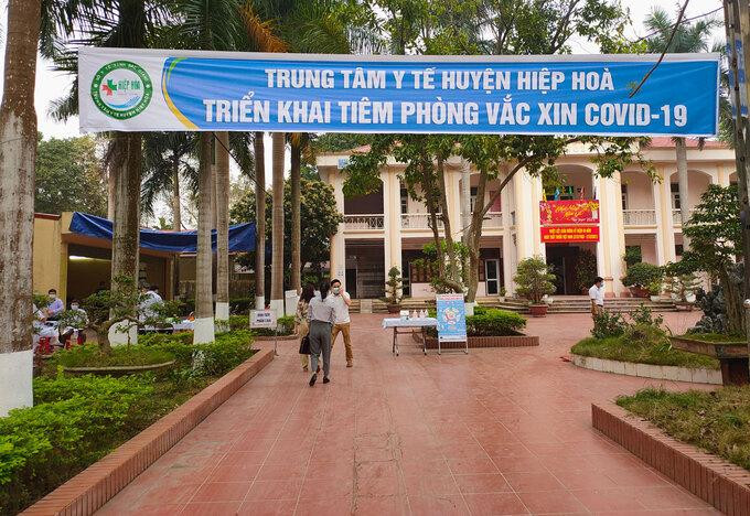 Trung tâm Y tế huyện Hiệp Hòa hồi tháng 3/2021, nay đặt Bệnh viện dã chiến điều trị bệnh nhân Covid-19. Ảnh: CDC Bắc Giang Trung tâm Y tế huyện Hiệp Hòa hồi tháng 3/2021, nay đặt Bệnh viện dã chiến điều trị bệnh nhân Covid-19. Ảnh: CDC Bắc Giang
