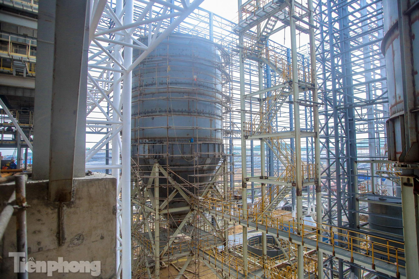 Hệ thống ống xử lý khói sau đốt.