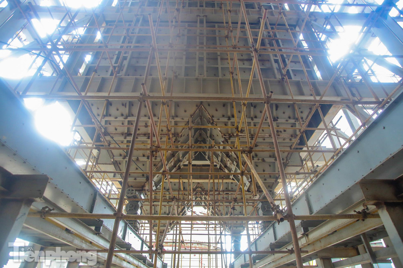 Các thành phần chất thải trơ, tro xỉ được tận dụng để sản xuất vật liệu xây dựng (đóng gạch không nung) hoặc san lấp mặt bằng.