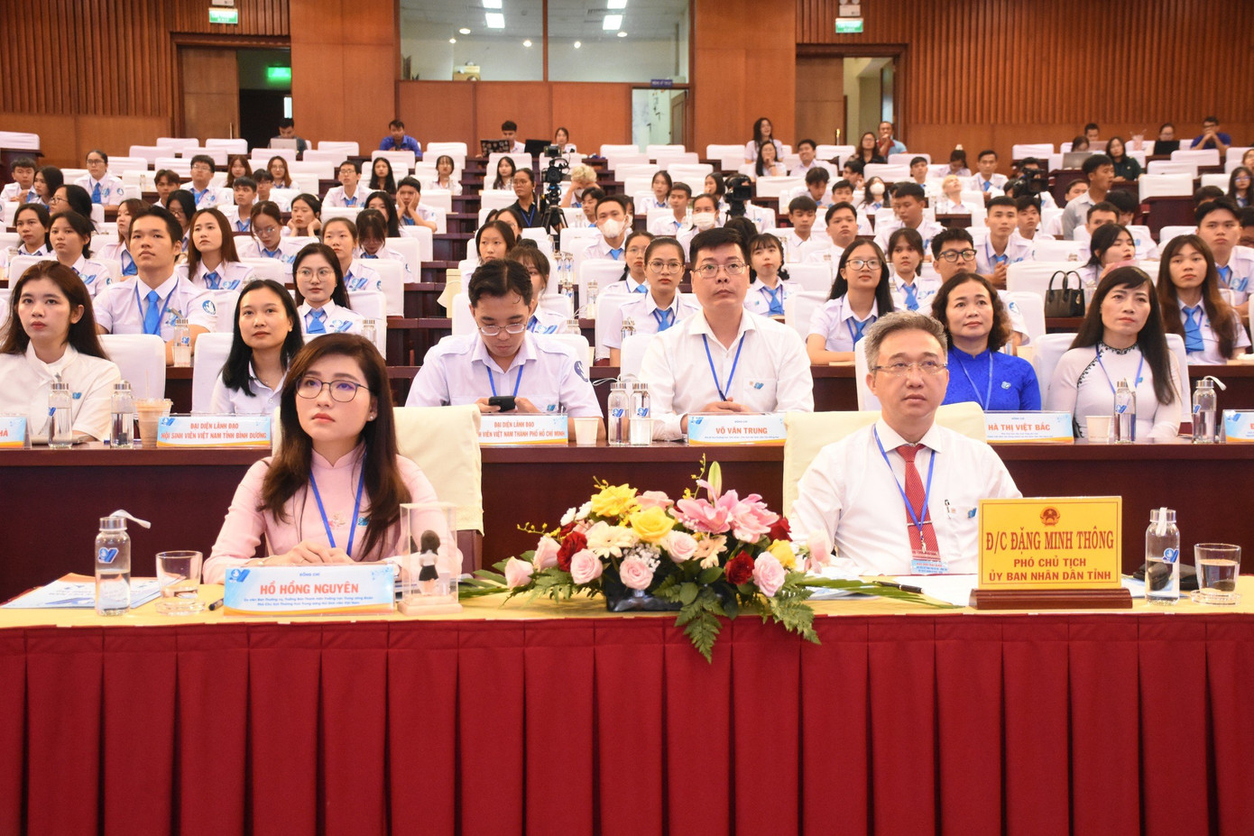 Các đại biểu tham dự đại hội sáng 21/10. Các đại biểu tham dự đại hội sáng 21/10.