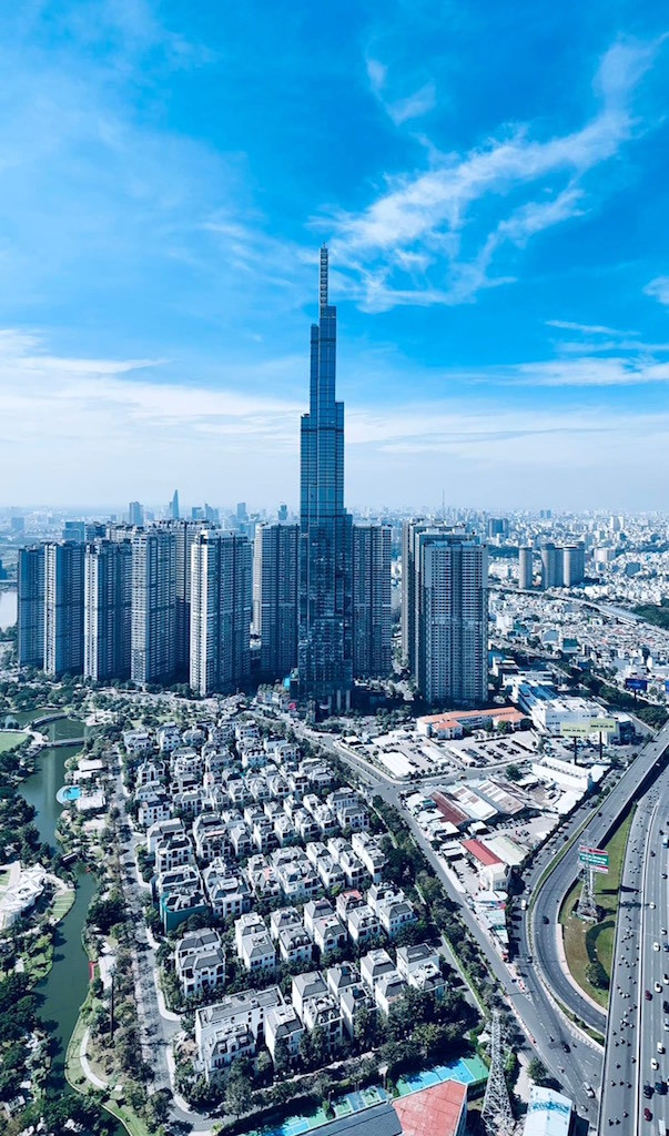 Không nên và không cần thiết khống chế trần tổng chi phí lãi vay không vượt quá 30%. Không nên và không cần thiết khống chế trần tổng chi phí lãi vay không vượt quá 30%.