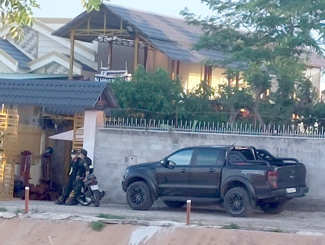 Công an khám xét nhà Thảo "lụi". Công an khám xét nhà Thảo "lụi".