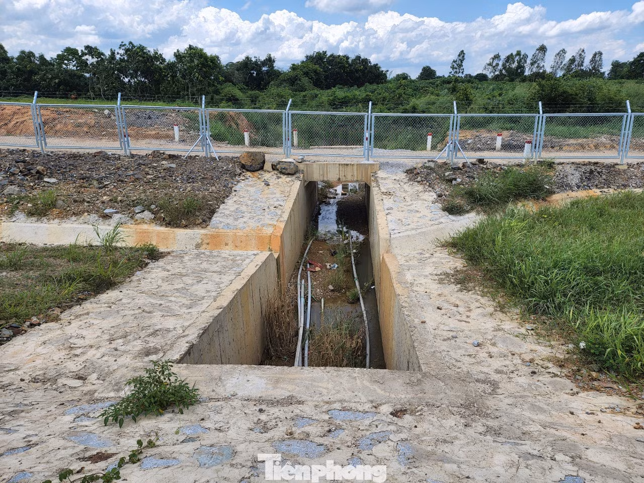 Cống thoát nước tại Km25+419 trên cao tốc Phan Thiết-Dầu Giây.