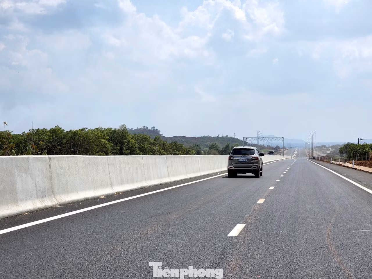 Việt Nam cần cải thiện cơ sở hạ tầng để thu hút vốn FDI. Việt Nam cần cải thiện cơ sở hạ tầng để thu hút vốn FDI.