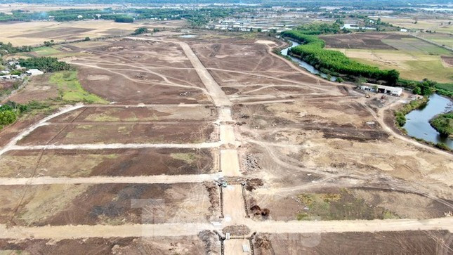 Bên trong khu đất được quảng cáo là dự án Hồ Tràm Riverside. Bên trong khu đất được quảng cáo là dự án Hồ Tràm Riverside.