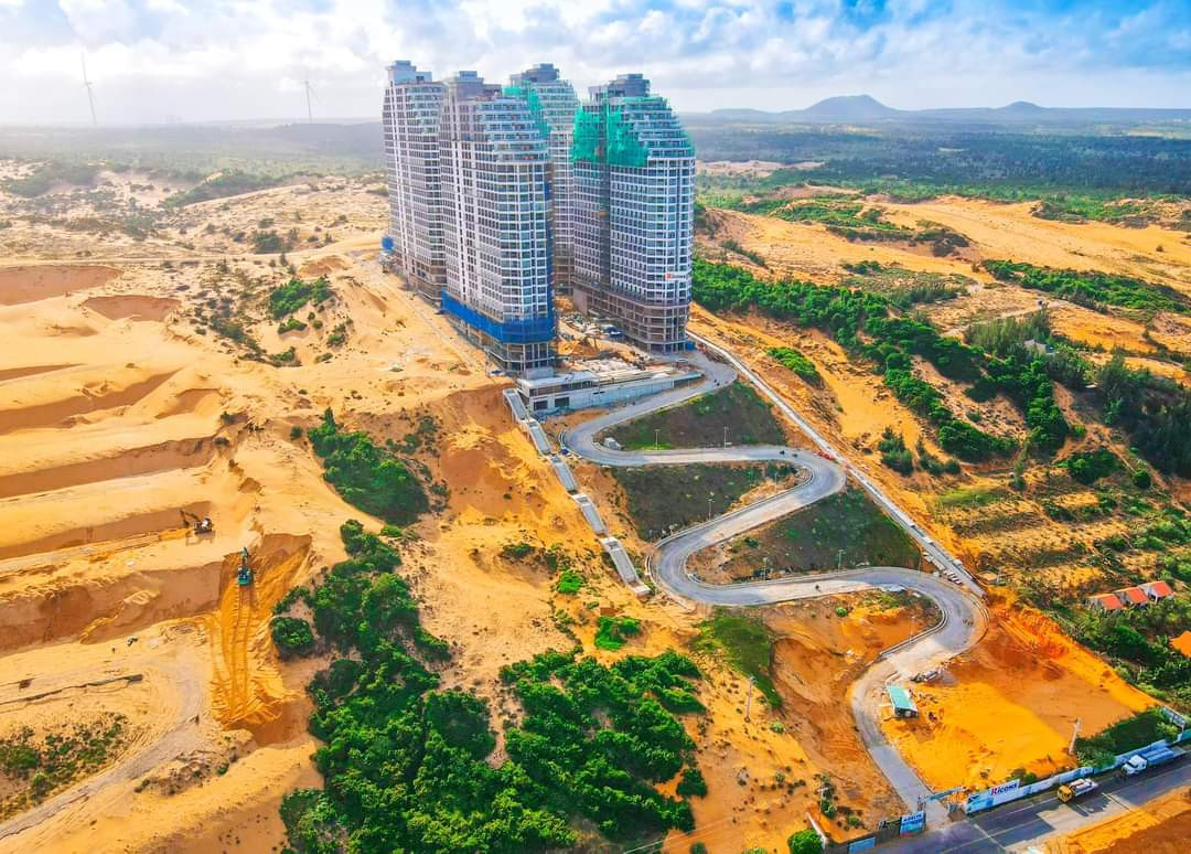 Một số chủ đầu tư vội vàng gia nhập thị trường, mà chưa có sự đánh giá thấu đáo điều kiện địa phương, thậm chí cho rằng các mô hình kinh doanh khách sạn đều như nhau. Một số chủ đầu tư vội vàng gia nhập thị trường, mà chưa có sự đánh giá thấu đáo điều kiện địa phương, thậm chí cho rằng các mô hình kinh doanh khách sạn đều như nhau.