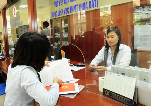 Chỉ vài ngày sau khi quyết định tách thửa mới có hiệu lực, đã có 738 bộ hồ sơ ở Bà Rịa - Vũng Tàu xin tách thửa. Chỉ vài ngày sau khi quyết định tách thửa mới có hiệu lực, đã có 738 bộ hồ sơ ở Bà Rịa - Vũng Tàu xin tách thửa.