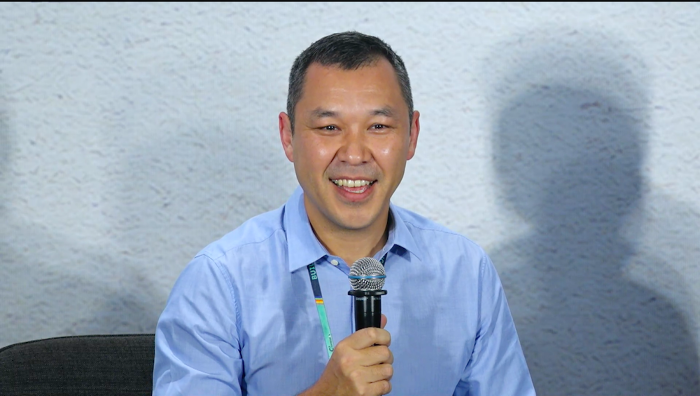 Ông Bolat Duisenov trả lời câu hỏi cổ đông vào chiều 17/10.