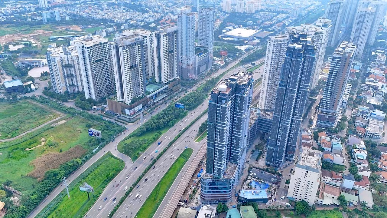 Thị trường bất động sản trầm lắng khiến nhiều doanh nghiệp phải tạm ngừng kinh doanh. Thị trường bất động sản trầm lắng khiến nhiều doanh nghiệp phải tạm ngừng kinh doanh.