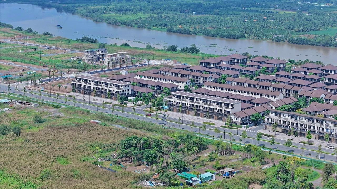 Không nên và không cần thiết khống chế trần tổng chi phí lãi vay không vượt quá 30% của tổng lợi nhuận thuần từ hoạt động kinh doanh trong kỳ. Không nên và không cần thiết khống chế trần tổng chi phí lãi vay không vượt quá 30% của tổng lợi nhuận thuần từ hoạt động kinh doanh trong kỳ.