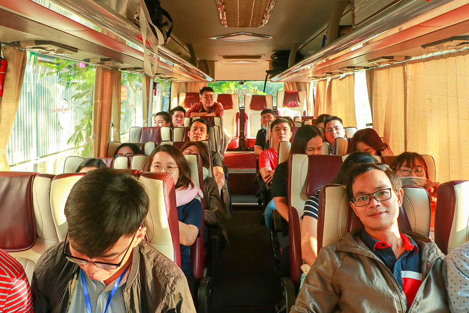 Cán bộ, giảng viên trường ĐH Luật TP. HCM di chuyển đến tỉnh Khánh Hòa để kiểm tra công tác chỉ đạo, tổ chức coi thi và công tác thanh tra coi thi Kỳ thi Tốt nghiệp THPT năm 2023.