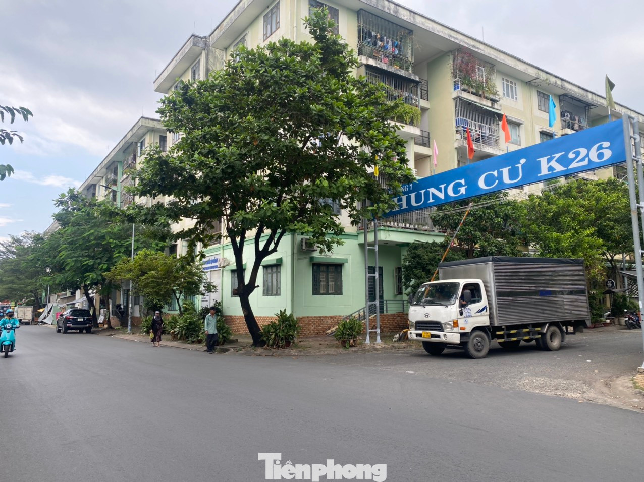 Chung cư K26 (đường Dương Quảng Hàm, quận Gò Vấp) đã bàn giao 640 căn hộ cho cư dân từ năm 2009 nhưng đến nay vẫn chưa có sổ hồng.