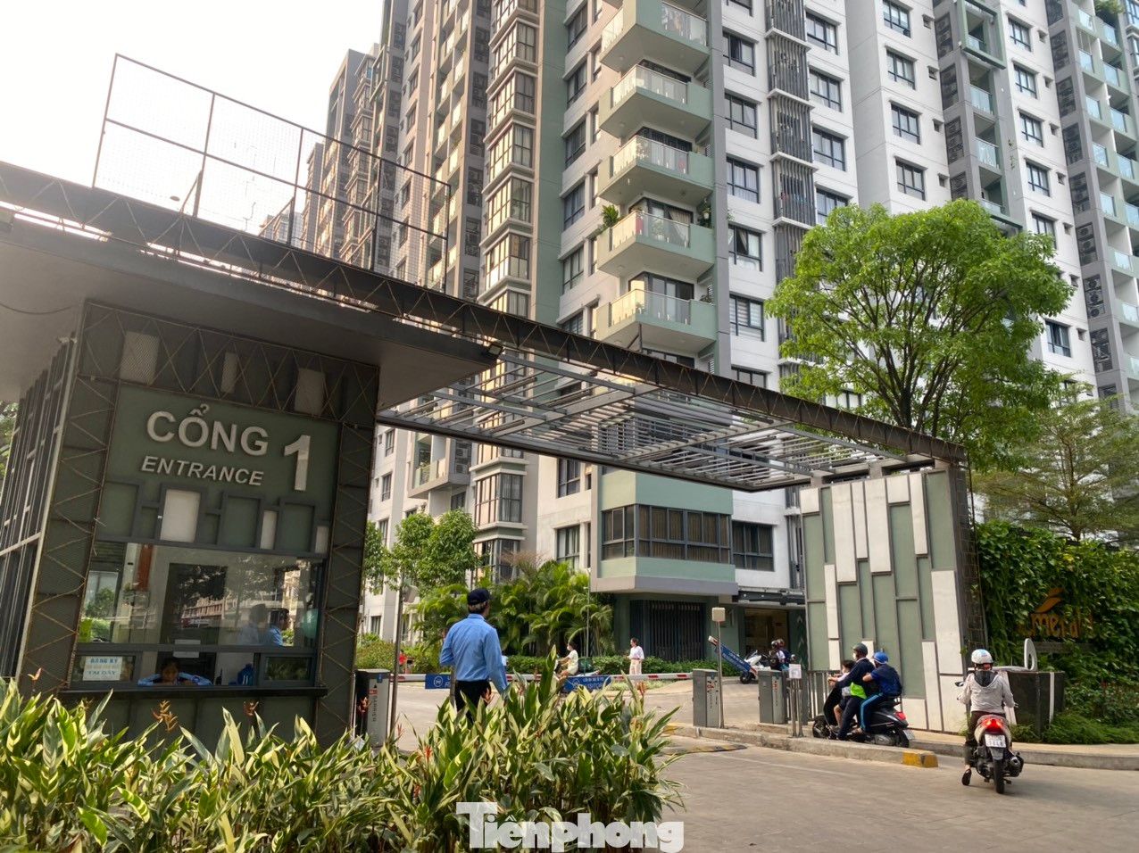 Cư dân khu Emeral đã nhận nhà ở 4 năm nhưng chưa được cấp sổ hồng.