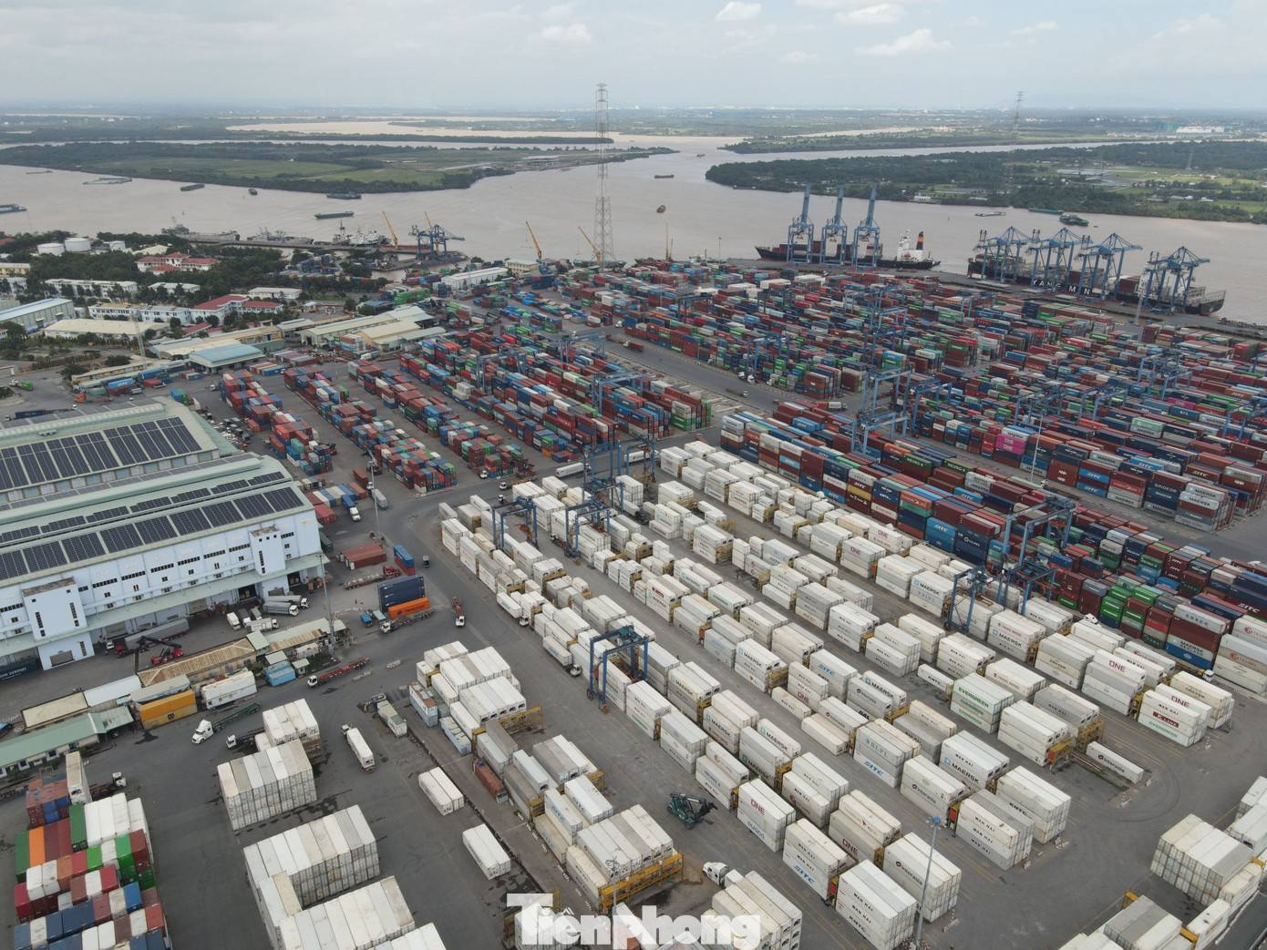 Việc các đơn hàng xuất khẩu giảm sẽ dẫn tới tình trạng cắt giảm lao động. Ảnh: Phạm Nguyễn.