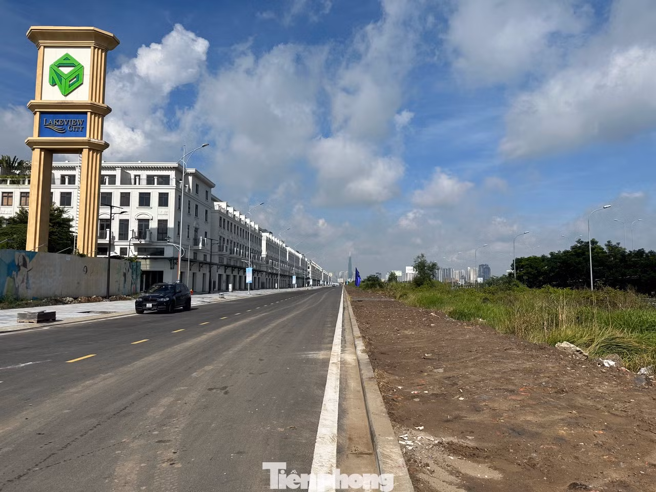 Đường song hành cao tốc TPHCM - Long Thành - Dầu Giây được đưa vào sử dụng giúp giảm tải cho đường dẫn cao tốc và lưu thông thông suốt với các tuyến đường lân cận.