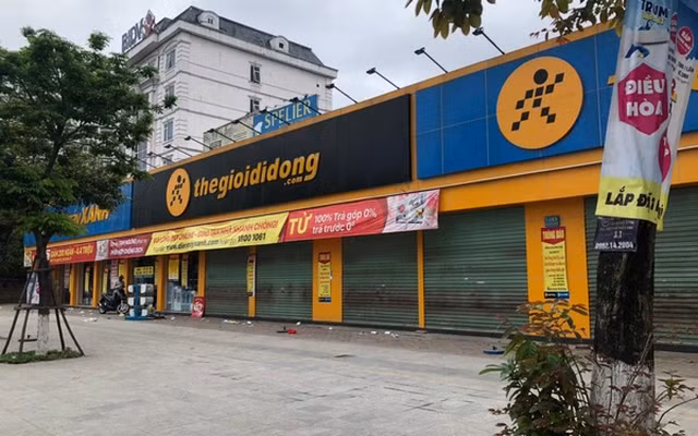 2 tháng qua, MWG đã đóng gần 150 cửa hàng thuộc chuỗi Thế giới Di động, Điện máy Xanh, Topzone và sẽ tiếp tục đóng thêm một số cửa hàng kém hiệu quả.