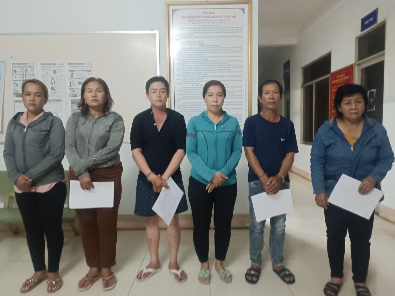 Các đối tượng trộm tiền trong thùng công đức ở Đài tưởng niệm Anh hùng Liệt sĩ Võ Thị Sáu.