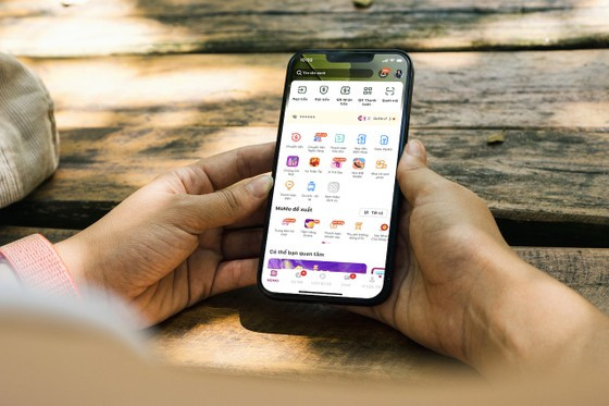 Người Việt chỉ mất khoảng 1 phút để nhận tiền từ người thân tại hơn 200 quốc gia và vùng lãnh thổ.
