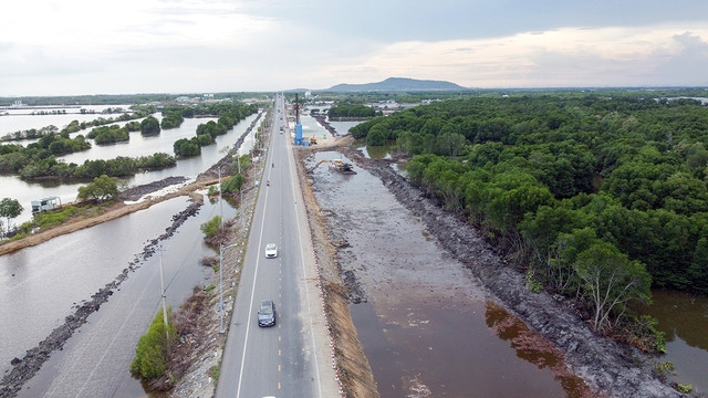 Gói thầu số 1, đoạn từ vòng xoay Nhà Lớn Long Sơn đến quốc lộ 51 thuộc dự án đã được thi công từ cuối tháng 3.
