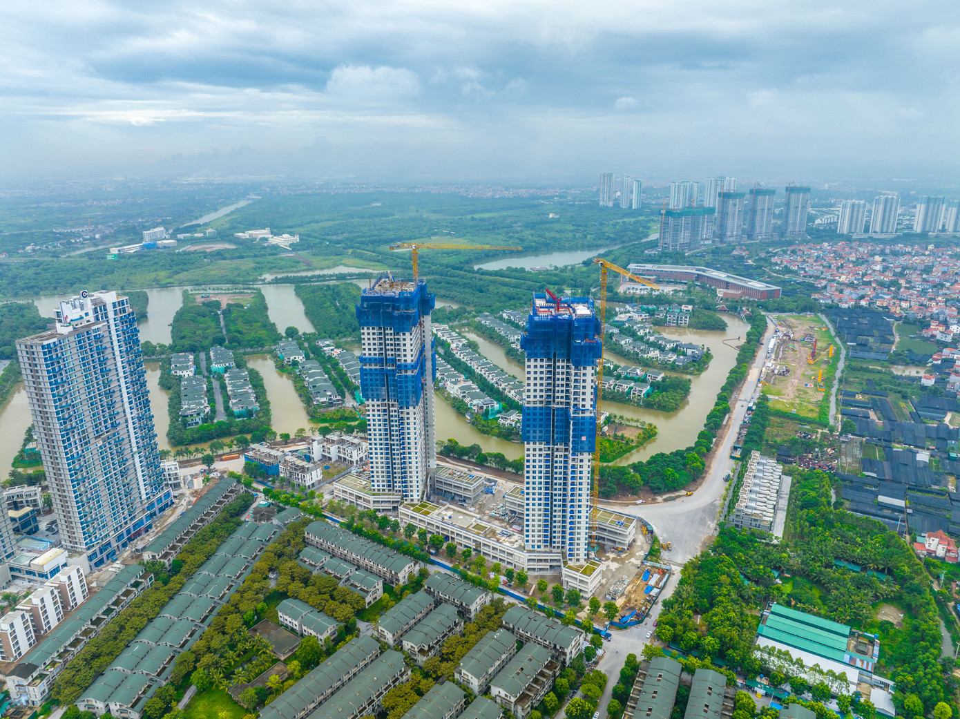 Tập đoàn Hòa Bình gặp nhiều khó khăn trong việc hoàn thành báo cáo tài chính và công bố thông tin đúng thời hạn.