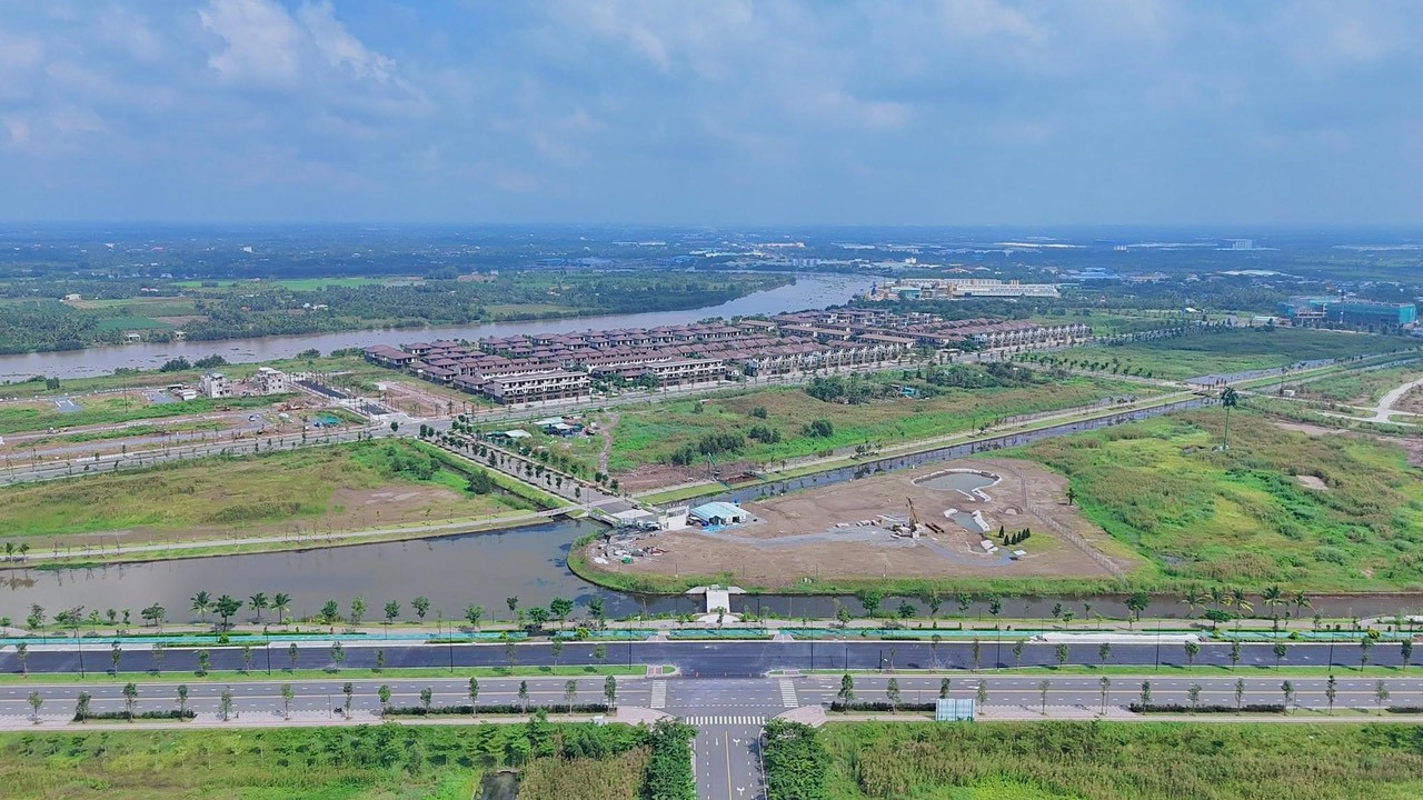 Ngoài nguồn vốn chủ sở hữu theo quy định pháp luật thì nhà đầu tư còn có thể sử dụng các nguồn vốn khác, trong đó có vốn vay. Ngoài nguồn vốn chủ sở hữu theo quy định pháp luật thì nhà đầu tư còn có thể sử dụng các nguồn vốn khác, trong đó có vốn vay.