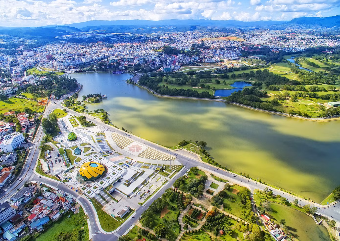 Trong thời gian qua, nhiều địa phương liên tục nhận tiền của nhiều doanh nghiệp tài trợ để lập quy hoạch đô thị. Ảnh: Internet. Trong thời gian qua, nhiều địa phương liên tục nhận tiền của nhiều doanh nghiệp tài trợ để lập quy hoạch đô thị. Ảnh: Internet.