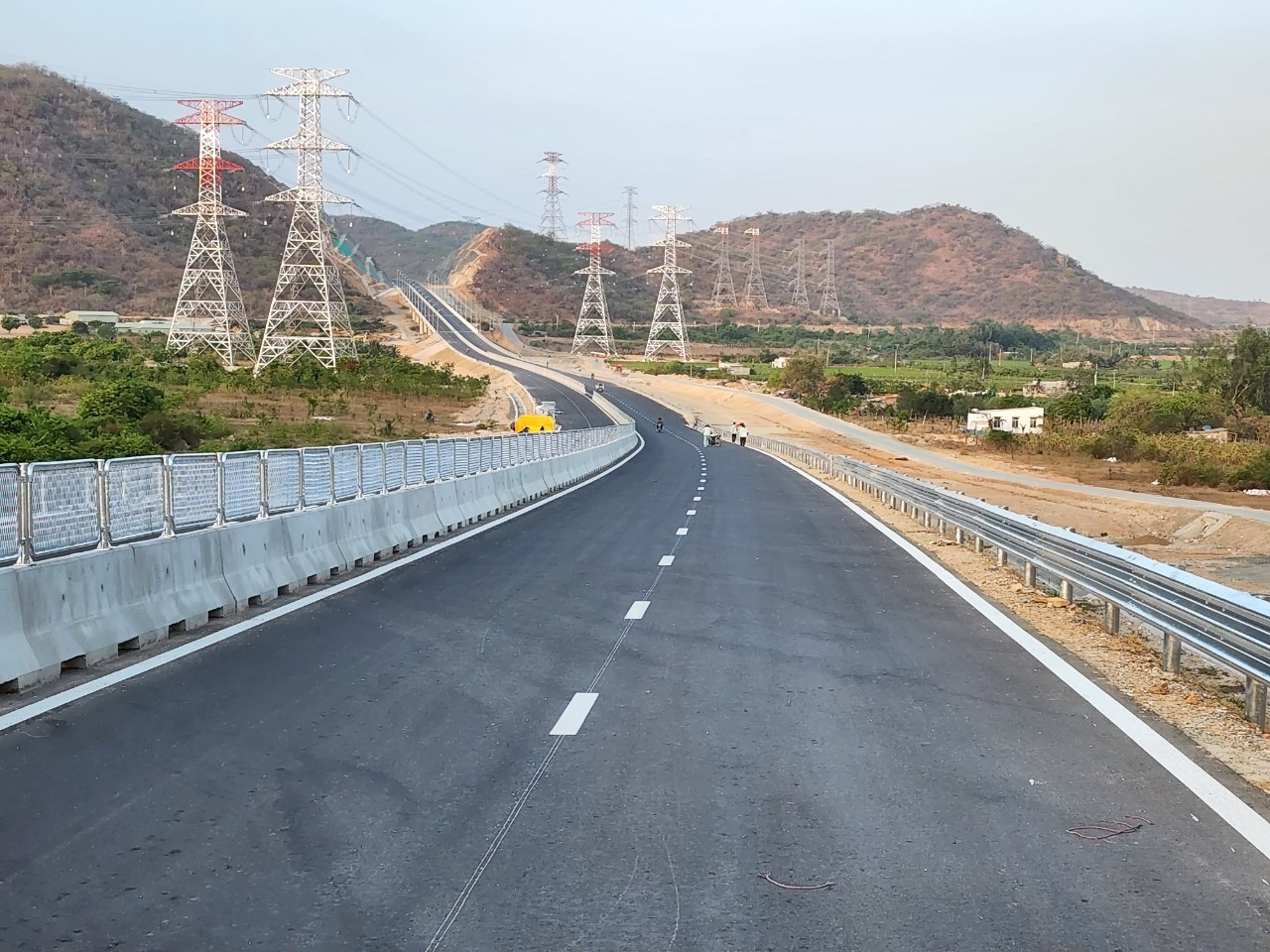 Đoạn cao tốc Vĩnh Hảo - Phan Thiết đã nên hình hài. Đoạn cao tốc Vĩnh Hảo - Phan Thiết đã nên hình hài.